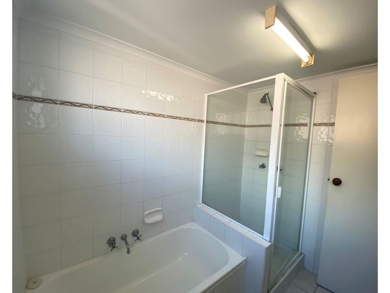 4/61 Bradman Avenue, Maroochydore QLD 4558