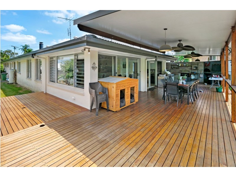 20 Ironbark Road, Little Mountain QLD 4551