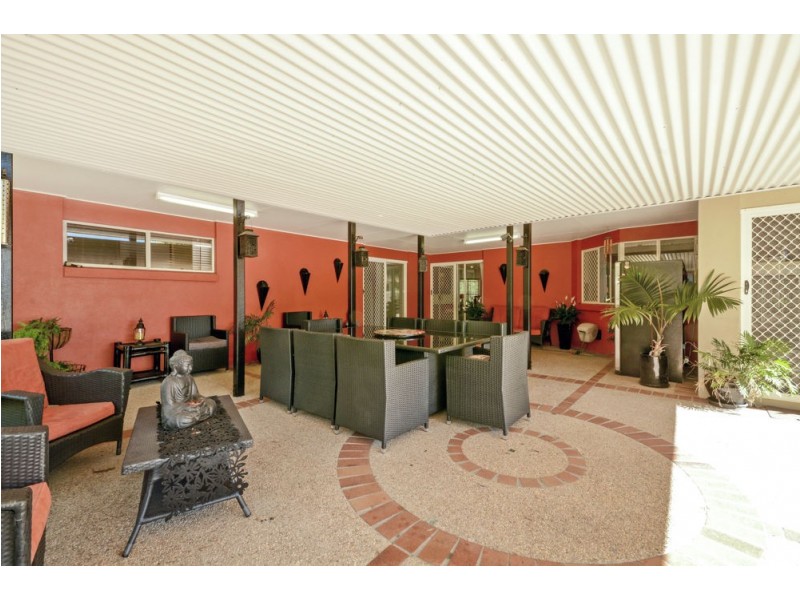 17 Homestead Drive, Little Mountain QLD 4551