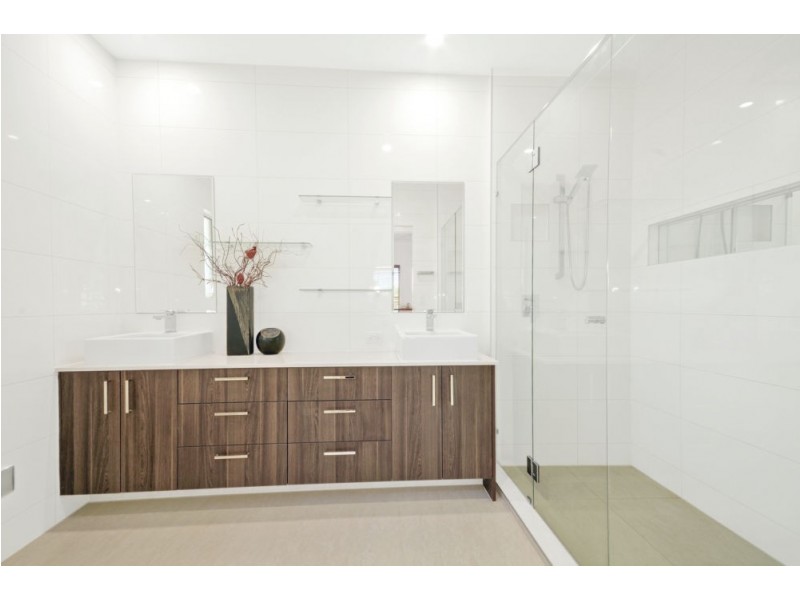 17 Homestead Drive, Little Mountain QLD 4551