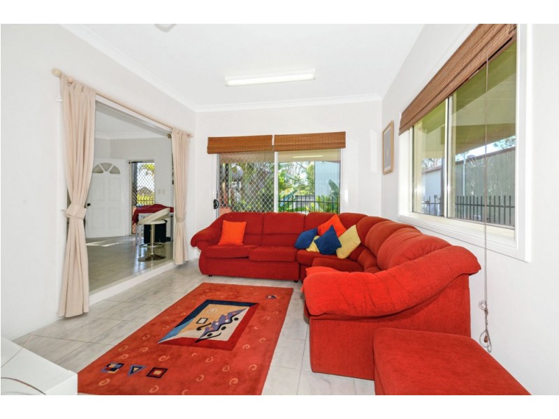 17 Homestead Drive, Little Mountain QLD 4551