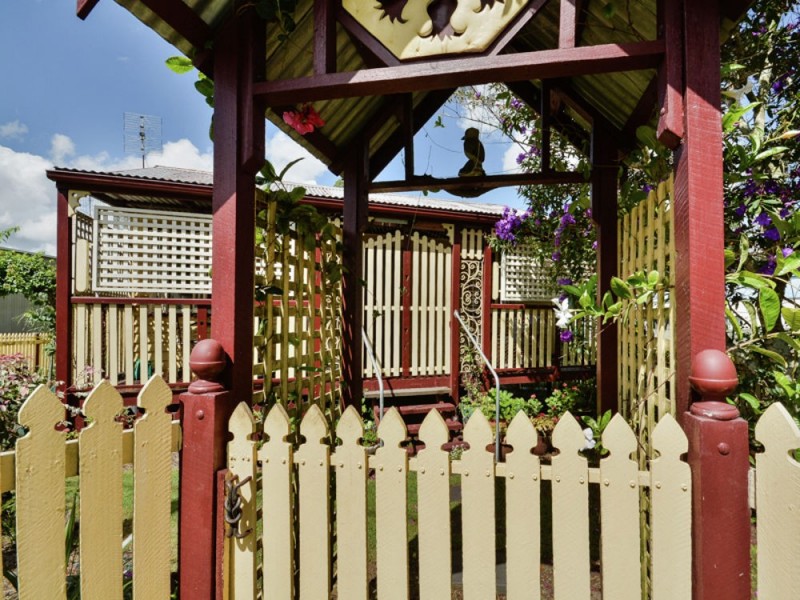 23 Pine Camp Road, Beerwah QLD 4519