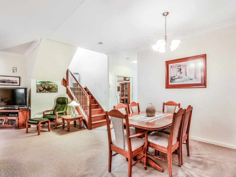 14 Cuba Court, Kawana Island QLD 4575