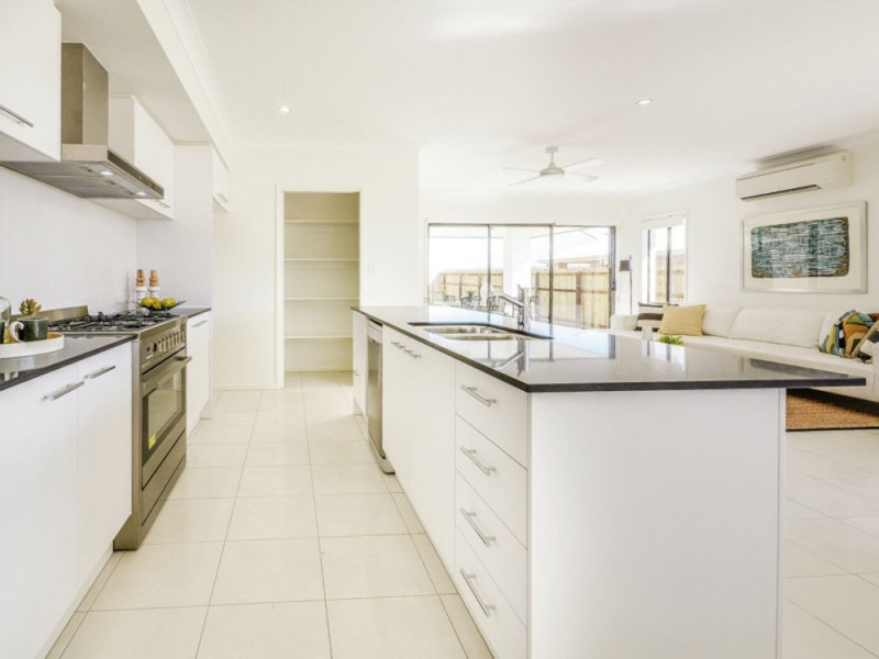 20 Olive Circuit, Caloundra West QLD 4551