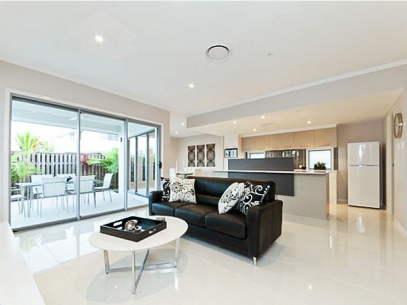 11 Sweep Court, Birtinya QLD 4575