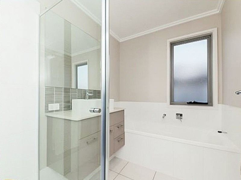 11 Sweep Court, Birtinya QLD 4575