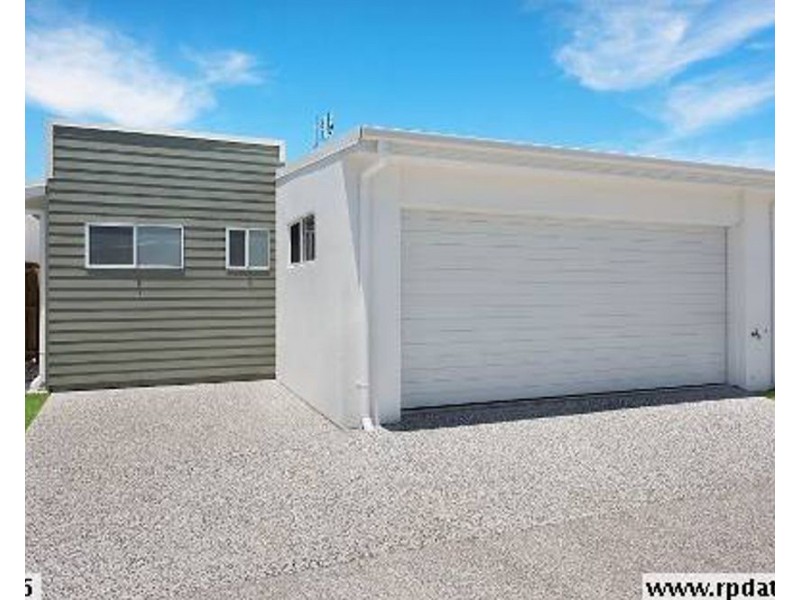 8 MacIntyre Crescent, Pelican Waters QLD 4551