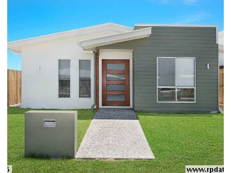 8 MacIntyre Crescent, Pelican Waters QLD 4551
