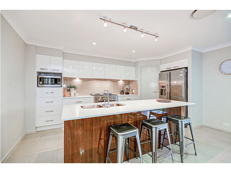 7 Honey Street, Caloundra West QLD 4551