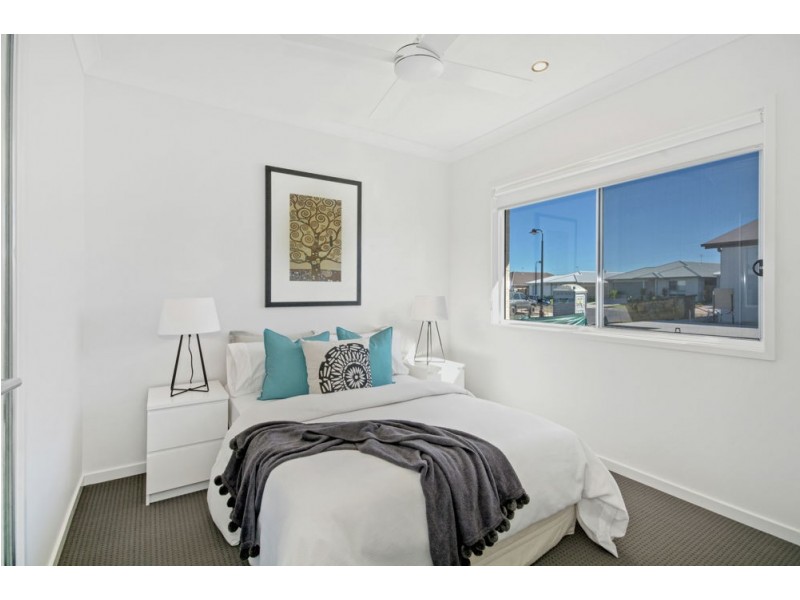 20 Ochre Crescent, Caloundra West QLD 4551
