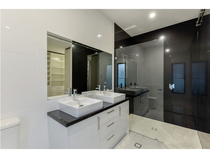 18 Comet Street, Pelican Waters QLD 4551