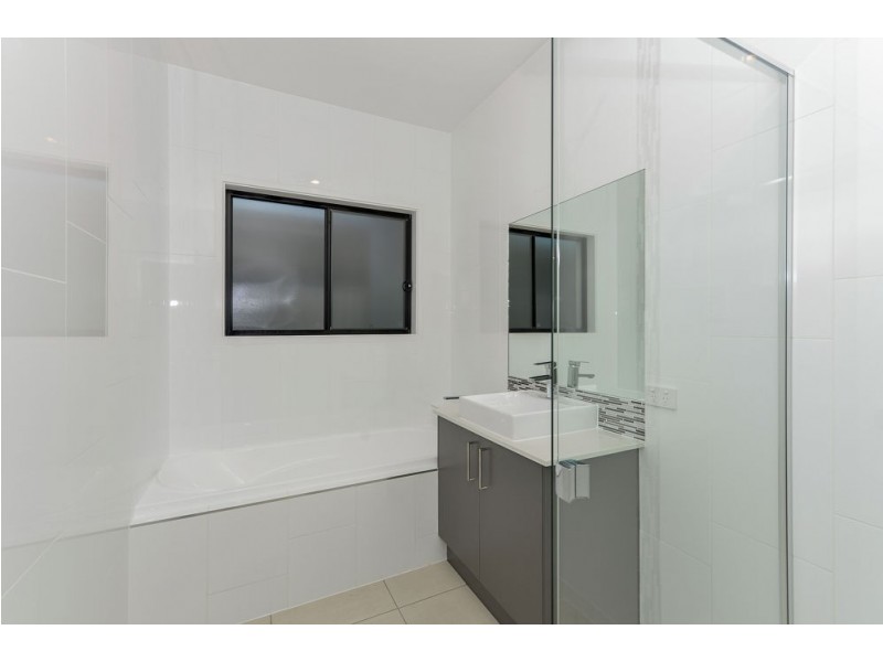 18 Comet Street, Pelican Waters QLD 4551