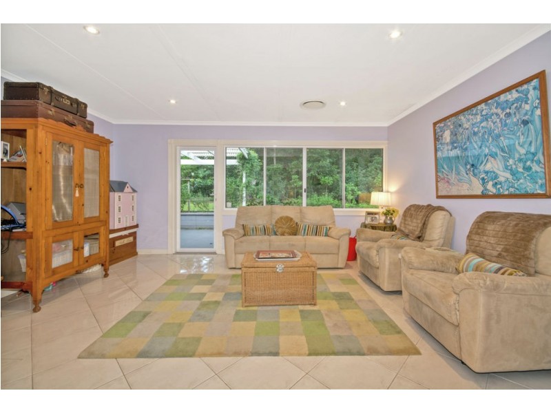 11 Malones Road, Kiels Mountain QLD 4559