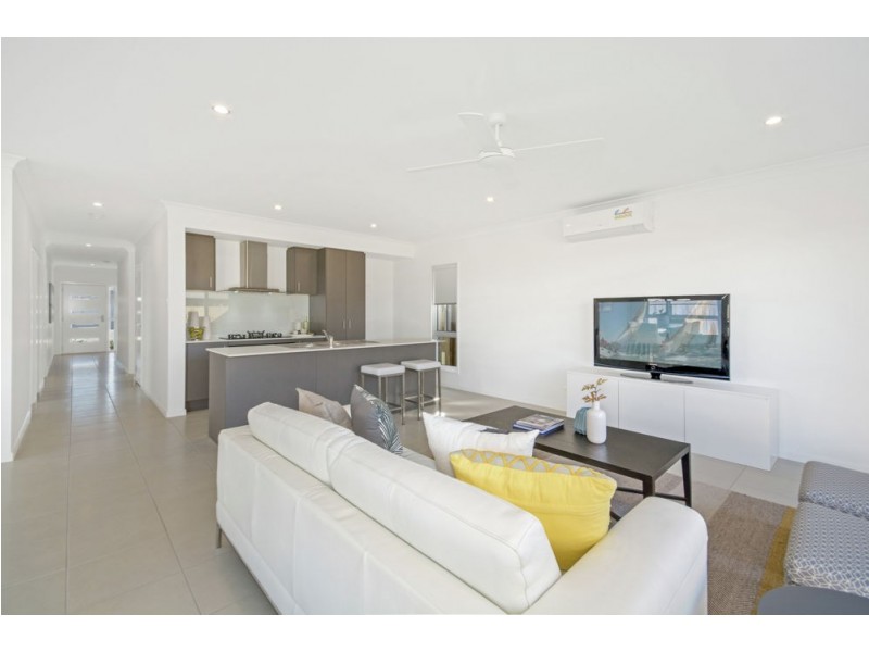 17 Ochre Crescent, Caloundra West QLD 4551