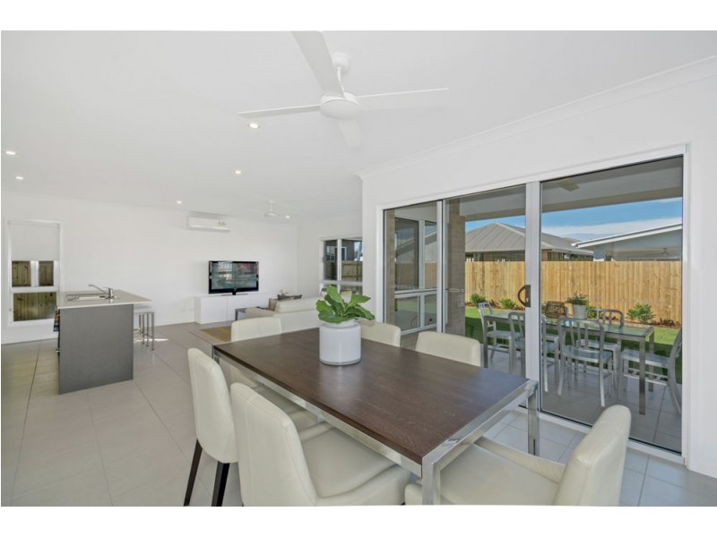 17 Ochre Crescent, Caloundra West QLD 4551