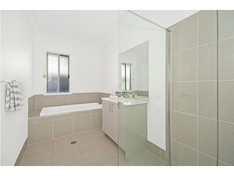 17 Ochre Crescent, Caloundra West QLD 4551