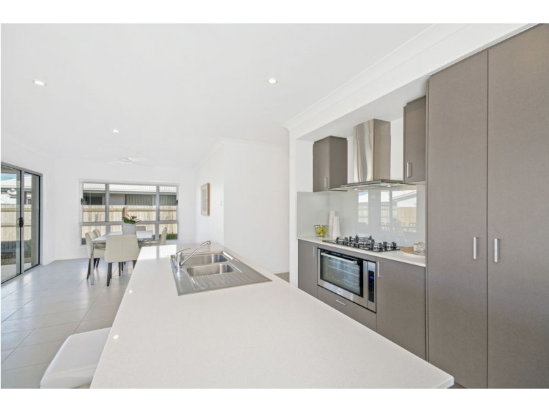 17 Ochre Crescent, Caloundra West QLD 4551