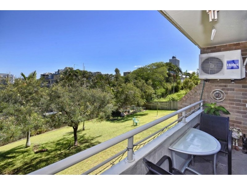 4/12 Queen Street, Kings Beach QLD 4551