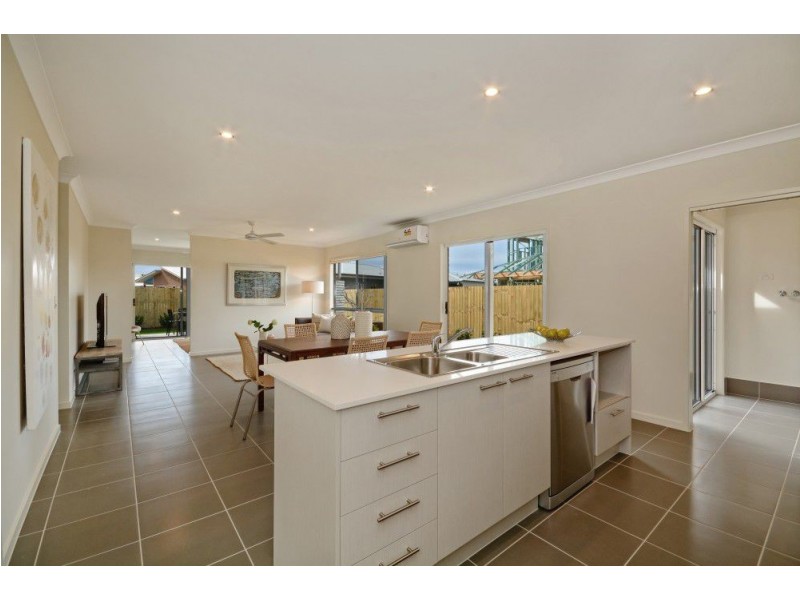 43 Amber Drive, Caloundra West QLD 4551