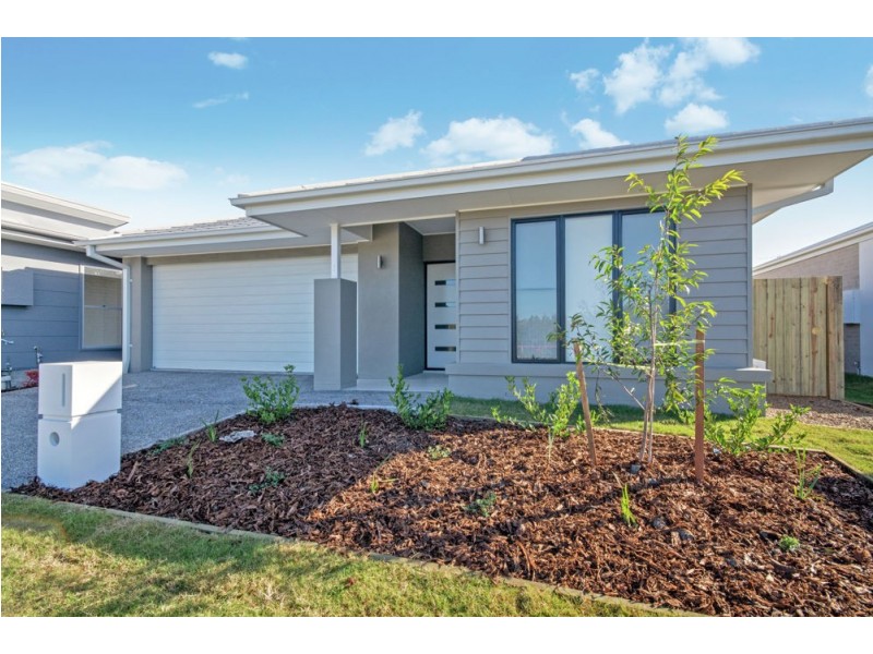 8 Topaz Drive, Caloundra West QLD 4551