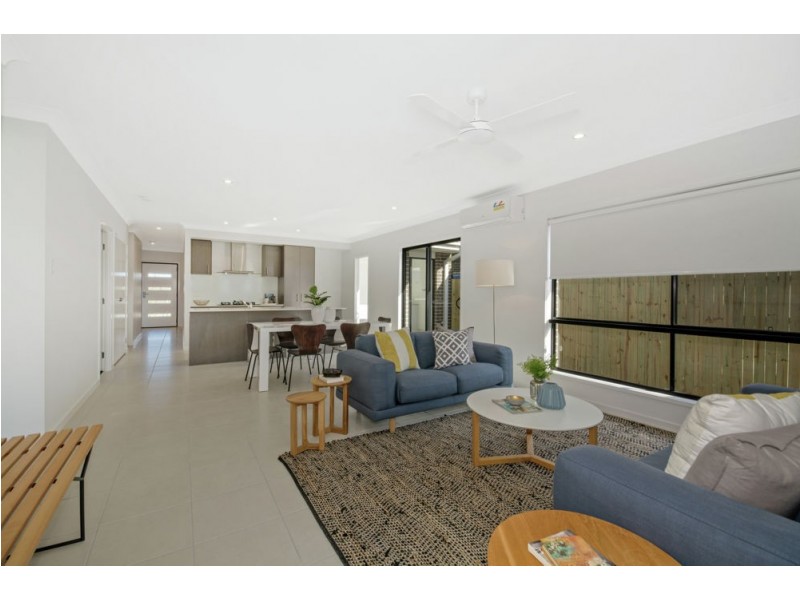 8 Topaz Drive, Caloundra West QLD 4551