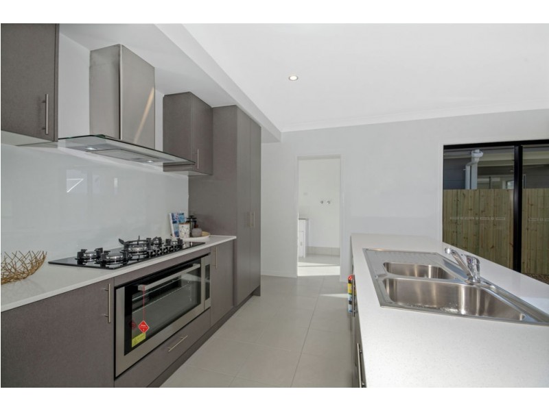 8 Topaz Drive, Caloundra West QLD 4551