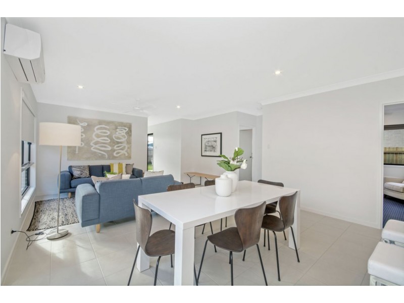 8 Topaz Drive, Caloundra West QLD 4551