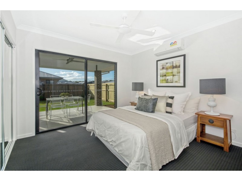 8 Topaz Drive, Caloundra West QLD 4551