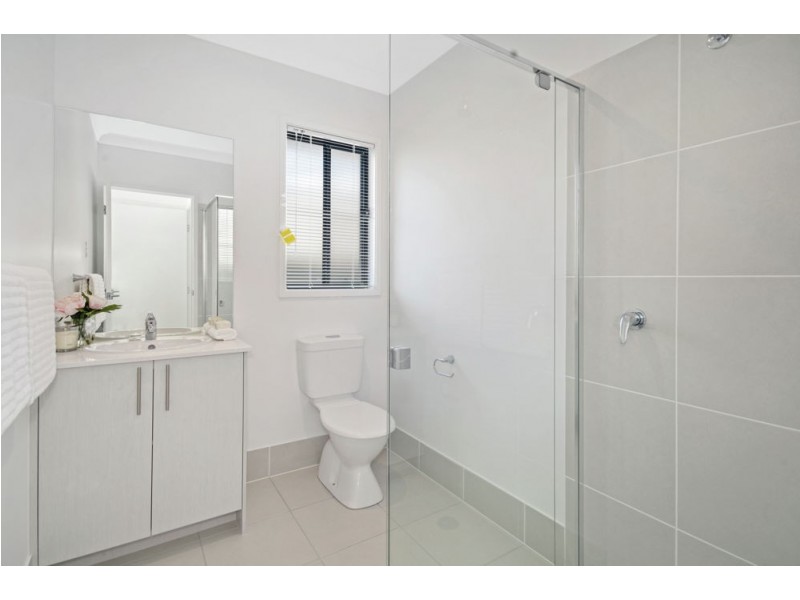 8 Topaz Drive, Caloundra West QLD 4551