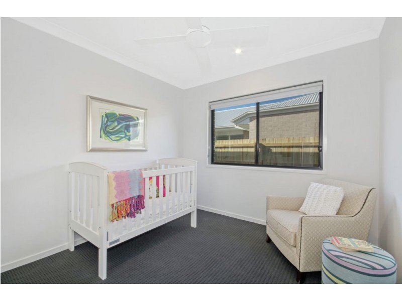 8 Topaz Drive, Caloundra West QLD 4551