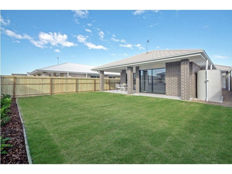 8 Topaz Drive, Caloundra West QLD 4551