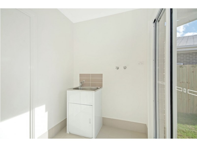 8 Topaz Drive, Caloundra West QLD 4551
