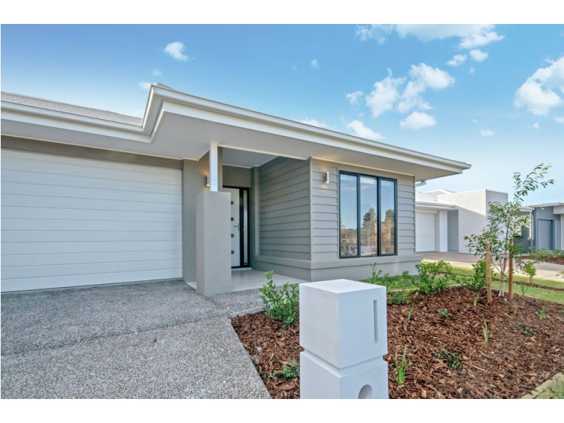 8 Topaz Drive, Caloundra West QLD 4551