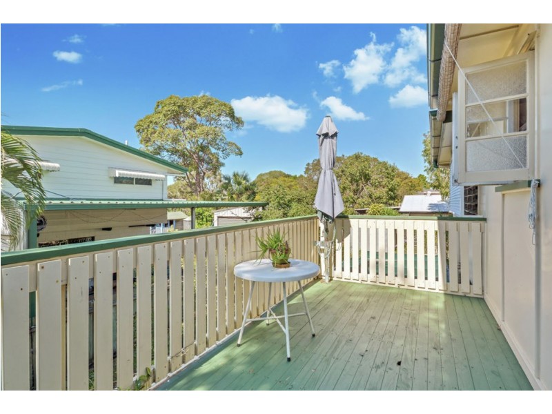8 Earnshaw Street, Golden Beach QLD 4551
