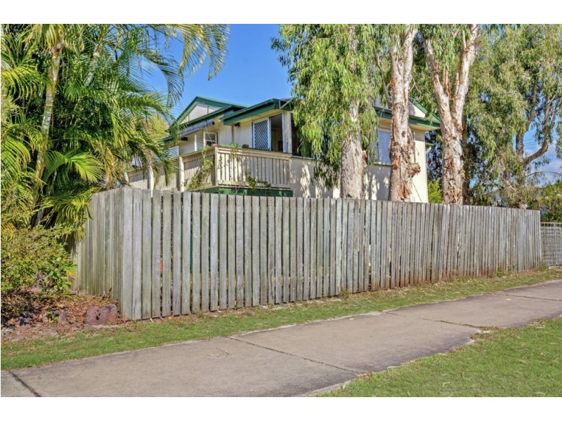 8 Earnshaw Street, Golden Beach QLD 4551