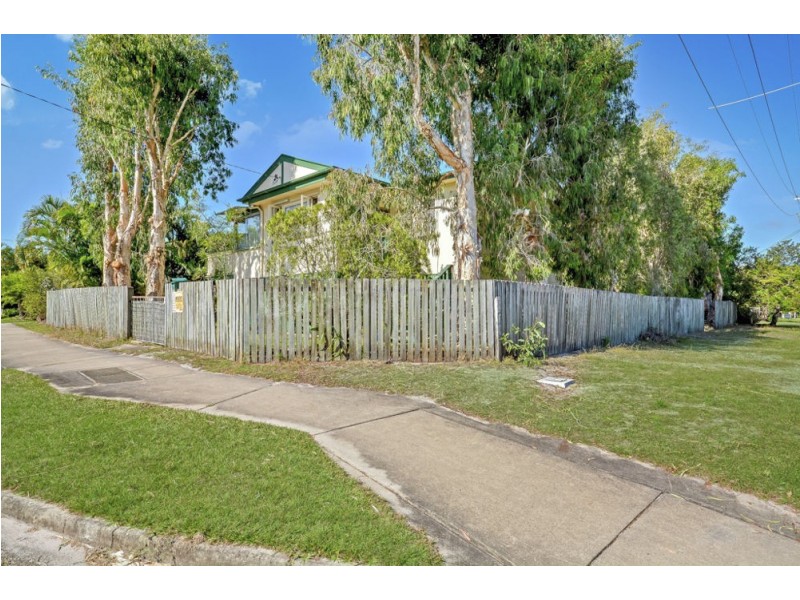 8 Earnshaw Street, Golden Beach QLD 4551