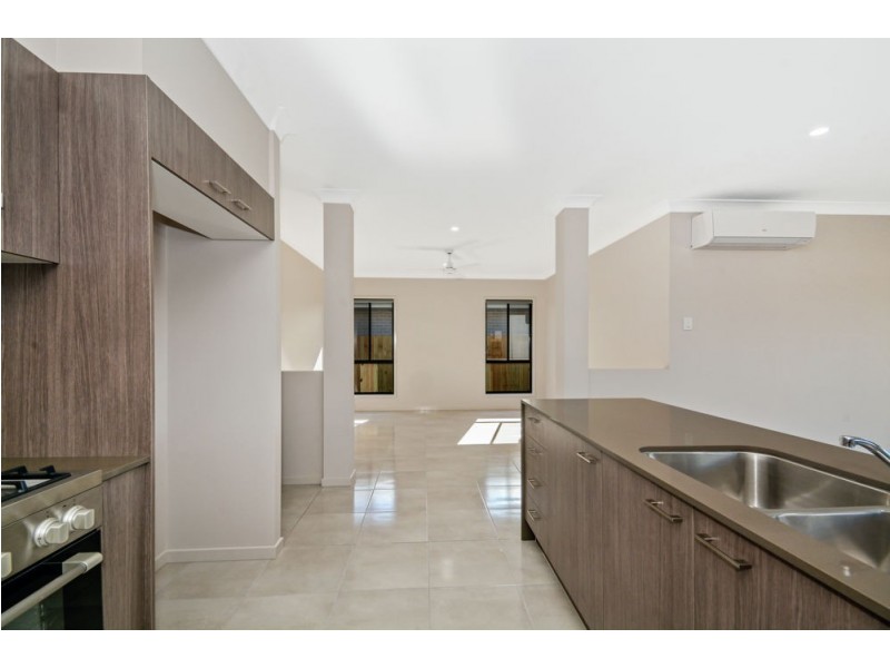 31 Olive Circuit, Caloundra West QLD 4551