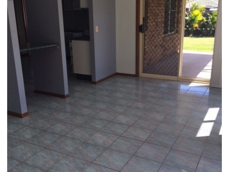 1 Saffron Drive, Currimundi QLD 4551