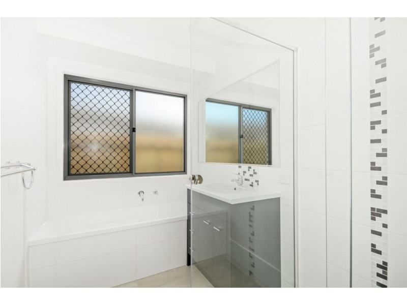 28 Olive Circuit, Caloundra West QLD 4551