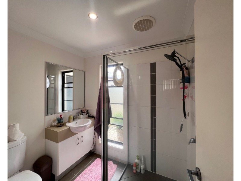 27 Pumicestone Way, Mountain Creek QLD 4557