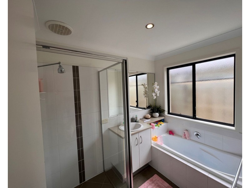 27 Pumicestone Way, Mountain Creek QLD 4557