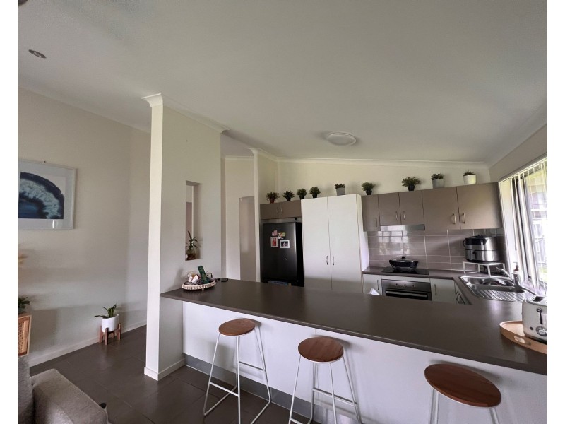 27 Pumicestone Way, Mountain Creek QLD 4557