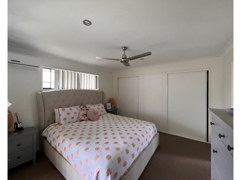 27 Pumicestone Way, Mountain Creek QLD 4557