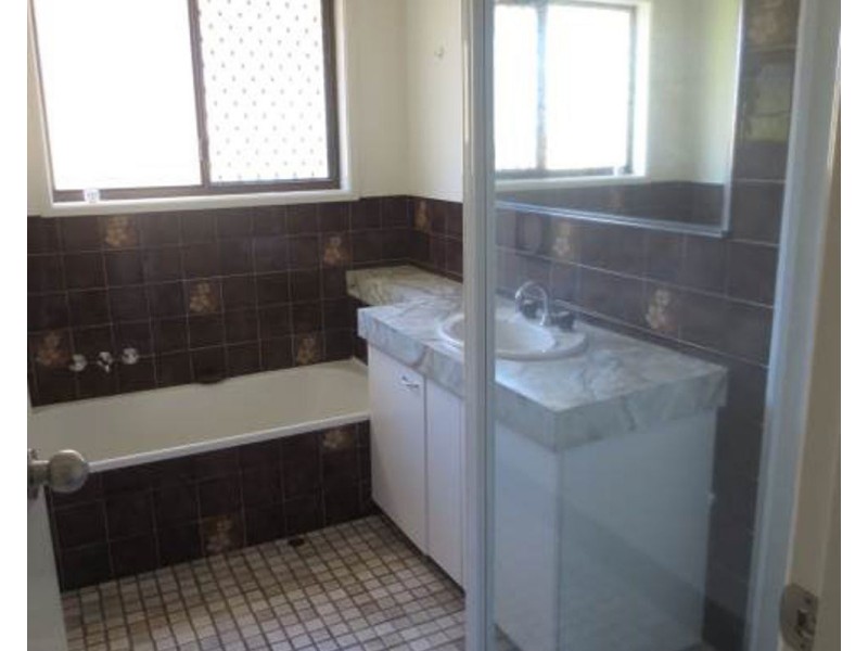 24 Saleng Crescent, Warana QLD 4575