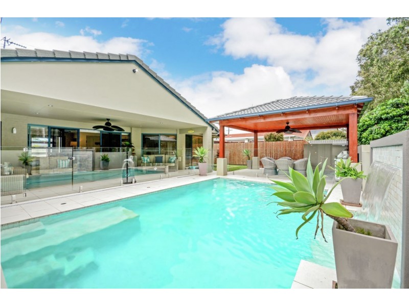 130 Goonawarra Drive, Mooloolaba QLD 4557