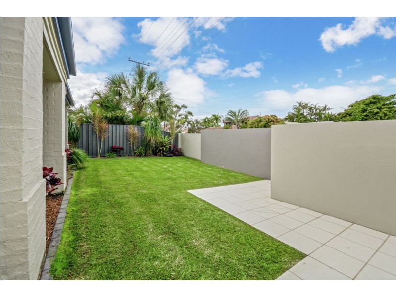 130 Goonawarra Drive, Mooloolaba QLD 4557