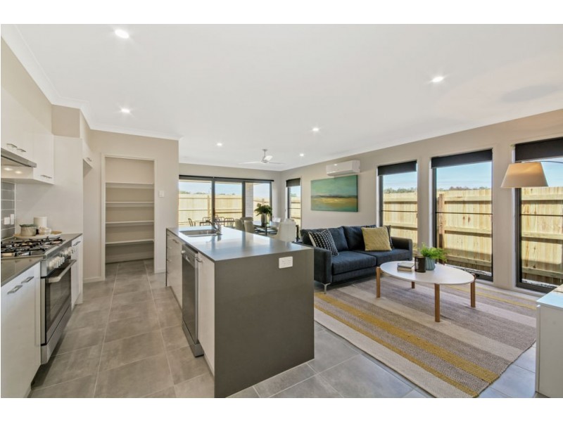 4 Turquoise Place, Caloundra West QLD 4551