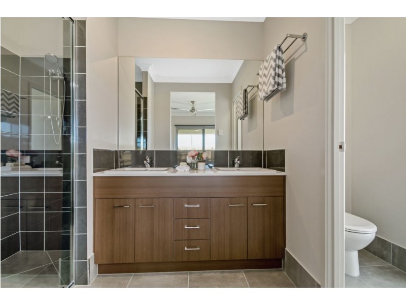 4 Turquoise Place, Caloundra West QLD 4551