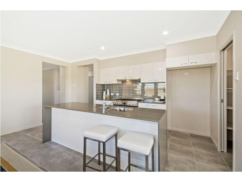 4 Turquoise Place, Caloundra West QLD 4551