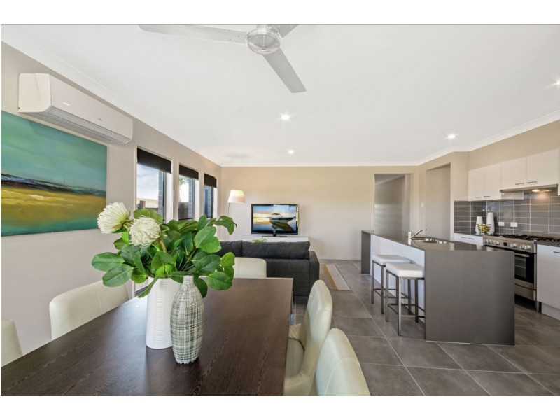 4 Turquoise Place, Caloundra West QLD 4551